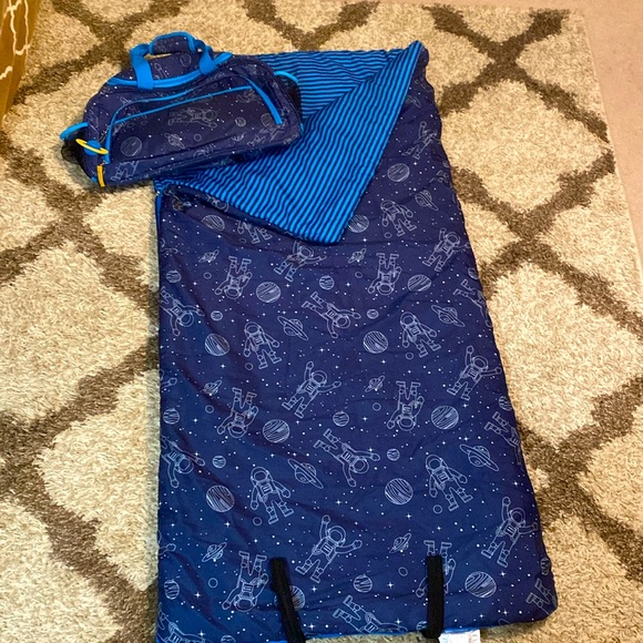 Space Sleeping Bag with Carry Bag - Picture 1 of 11